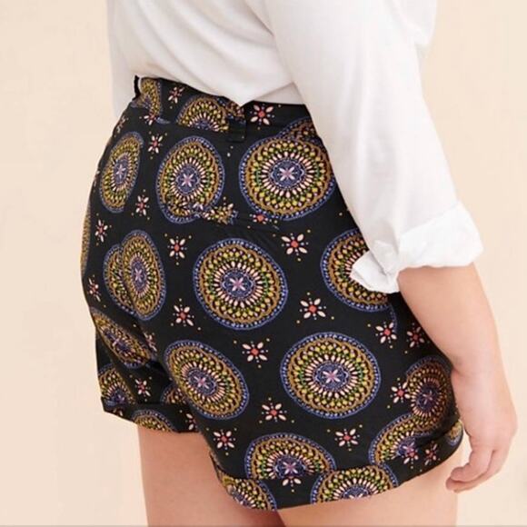 Anthropologie Maeve abstract city shorts in multicolor medallion print - Picture 2 of 8